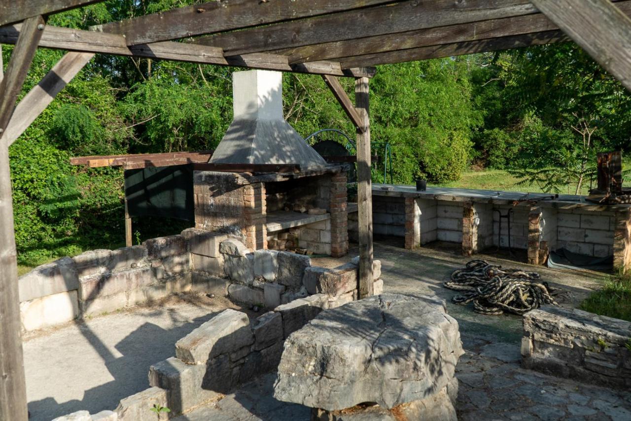 Julijud, Heated Pool, Jacuzzi, Dome And Sauna Brajkovici  Dış mekan fotoğraf